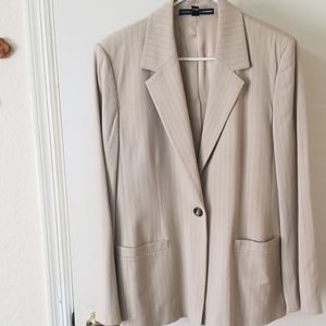 Ellen Tracy Black & Tan Blazer